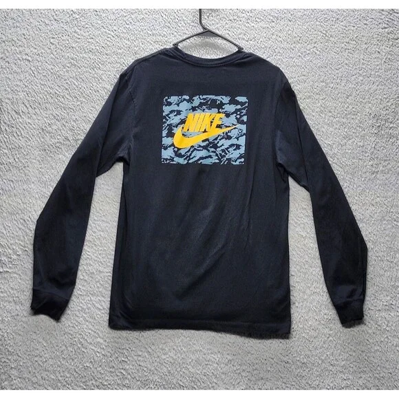 Men's M Nike The Nike Tee Black L/S T-Shirt Yellow Swoosh Blue Camo Back Graphi - Picture 7 of 12